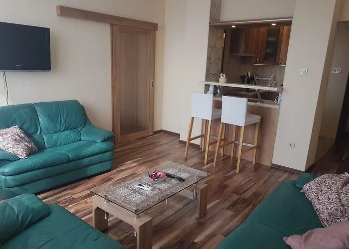 Vegas Zuglo *