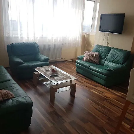 Vegas Zuglo شقة بودابست